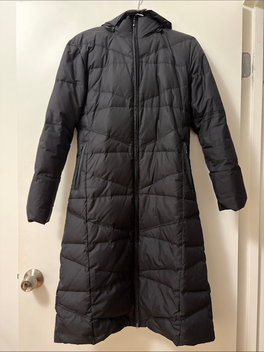 Searle long quilted black hooded winter puffer coat size S
